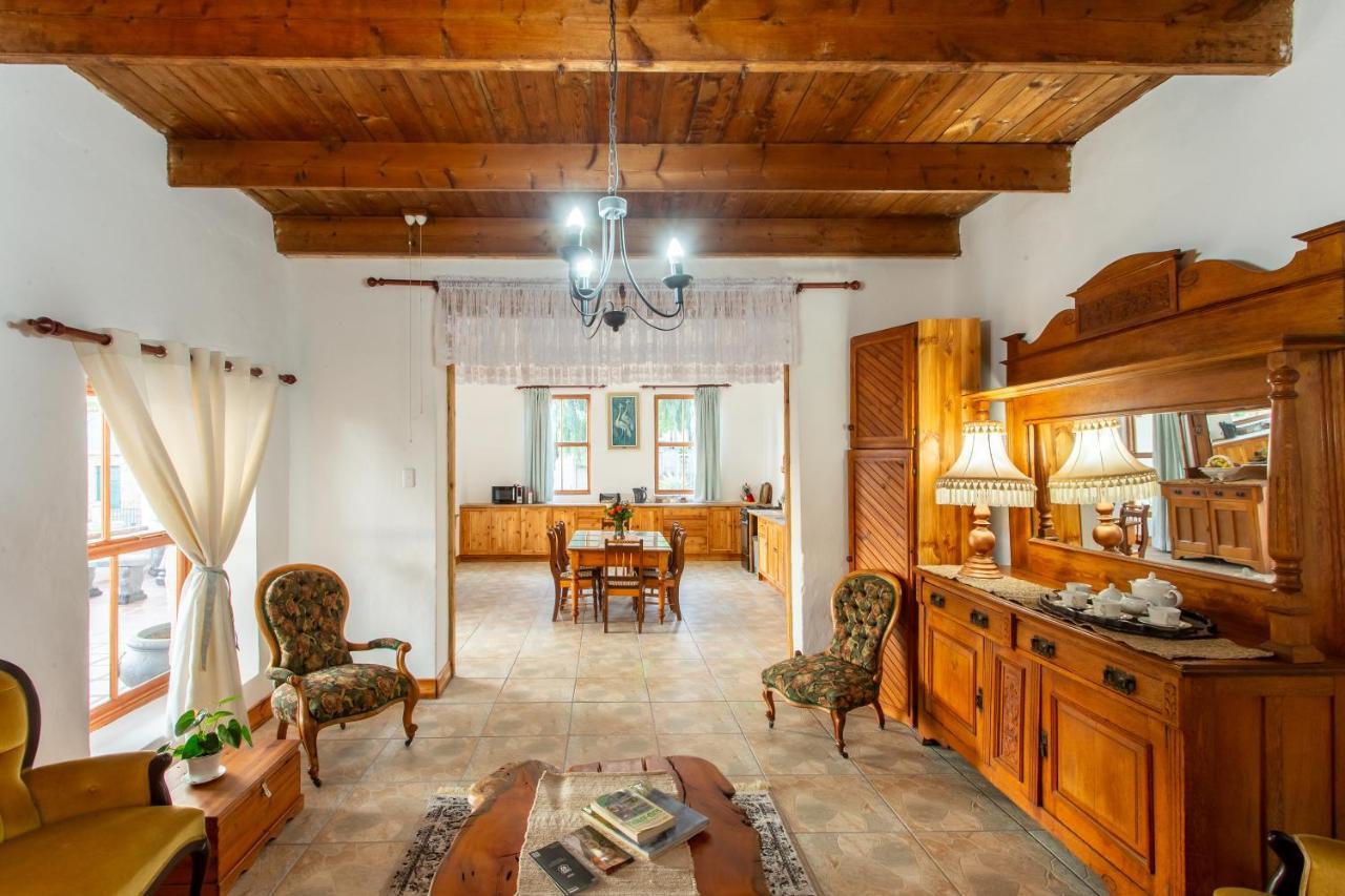 Villa Ravenscliff White House à Oudtshoorn Extérieur photo