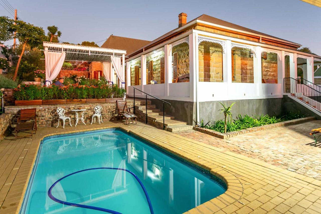 Villa Ravenscliff White House à Oudtshoorn Extérieur photo
